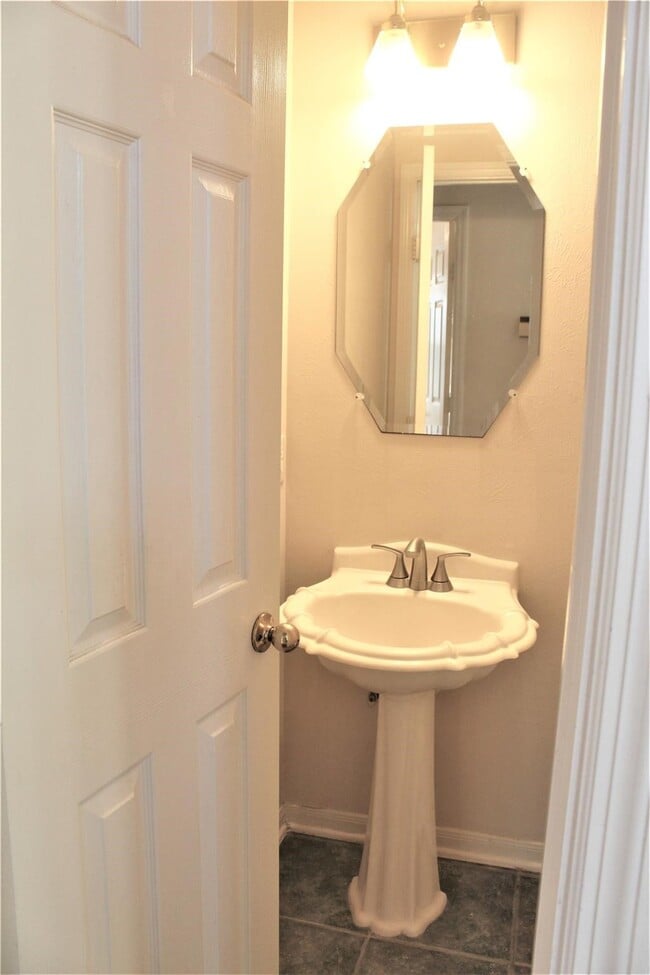 Building Photo - 71 N Brooksedge Cir