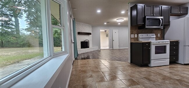 Building Photo - 605 Melbourne Dr