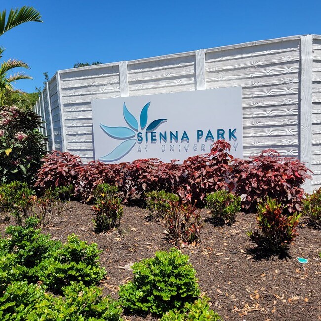 Building Photo - Annual UNfurnished almost BRAND NEW townhome just south of University and Lockwood Ridge!