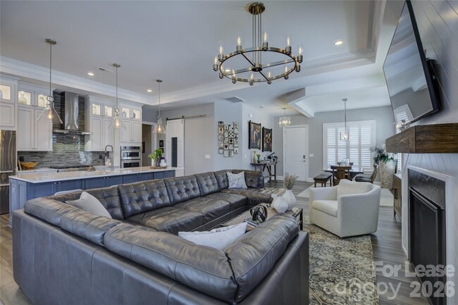 Building Photo - 82132 Standing Oak Dr