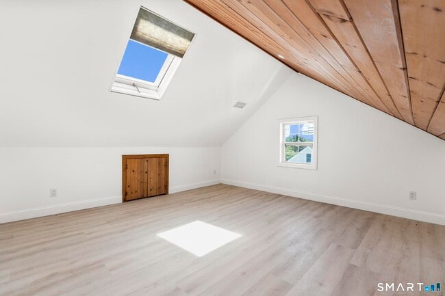 Building Photo - 64 Soundview Ave