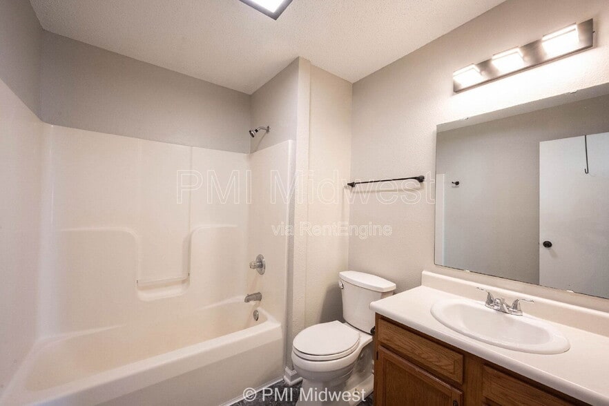 Building Photo - 1817 Austin Rd