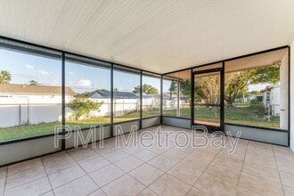 Building Photo - 7250 Applegate Dr