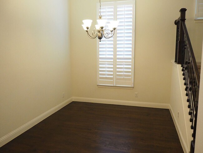 Building Photo - 4 Bed 3.5 Bath in Harvest