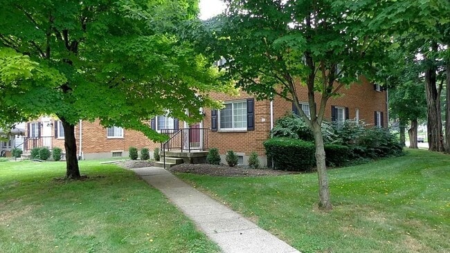 Building Photo - 2180 W Schantz Ave