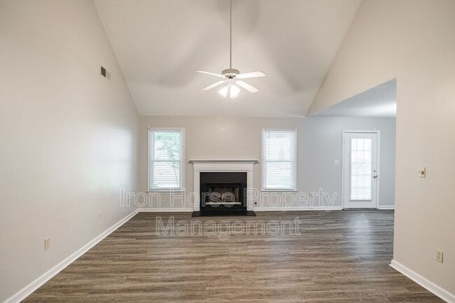Building Photo - 107 Winthrop Ct