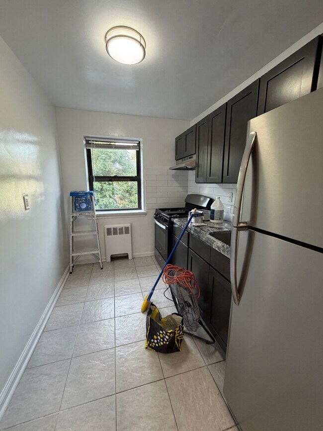 Building Photo - 457 Highland Ave
