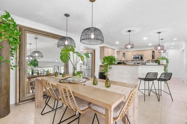 Building Photo - 101 SE 13th St