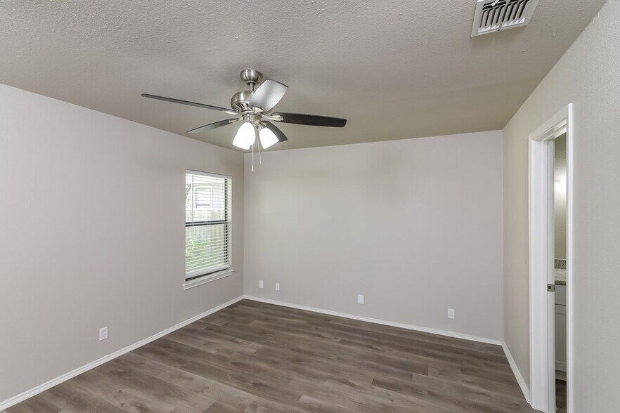 Building Photo - 9339 Autumn Sun