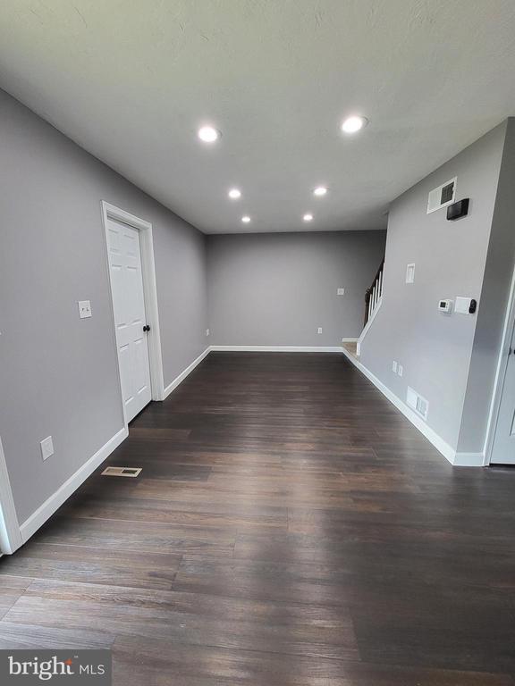 Building Photo - 446 Crosswinds Dr