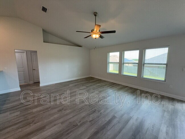 Building Photo - 5004 Hamilton Crossing Blvd