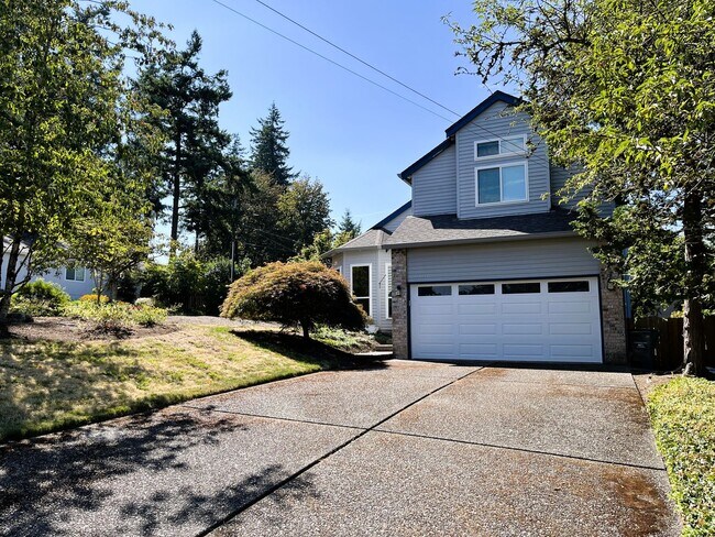 Building Photo - Bright & Spacious 3-Bedroom Home – Ideal for Entertaining & Everyday Comfort