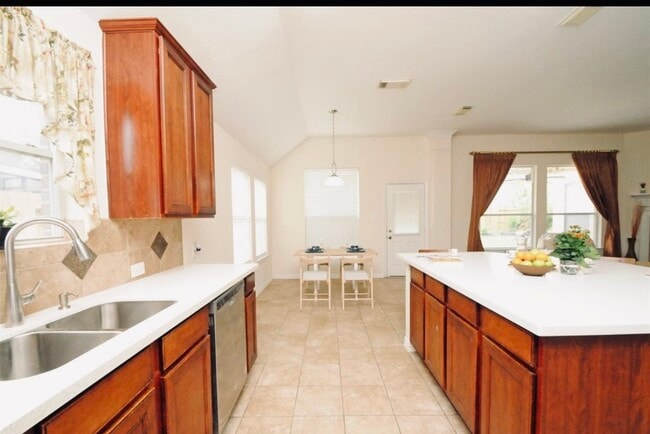 Building Photo - 7214 Paradise Park Bend