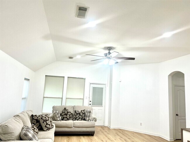 Building Photo - 7106 Marble Springs Dr
