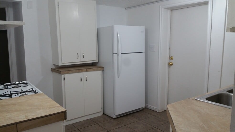 Building Photo - 992 S 500 W, Downstairs B