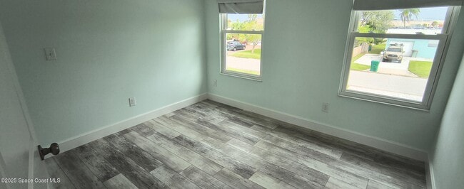 Building Photo - 216 NE 3rd St