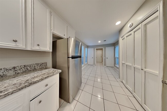 Building Photo - 6302 Crakston St