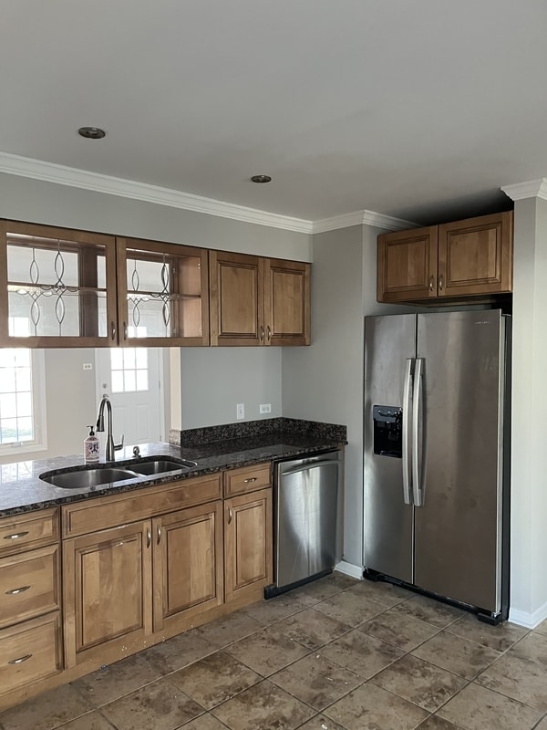 Building Photo - 324 N Schubert St