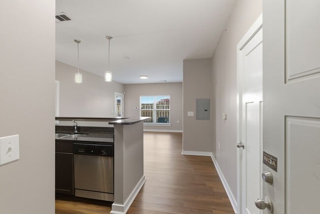 Building Photo - 2197 Nolensville Pk