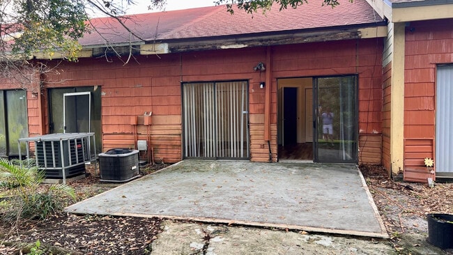 Building Photo - 2425 NW 55th Terrace