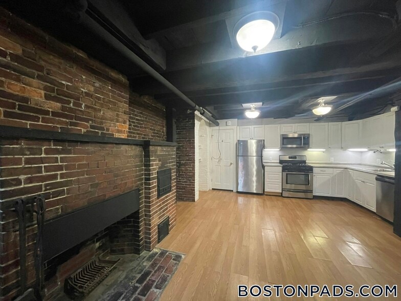 Building Photo - 3 Champney Pl