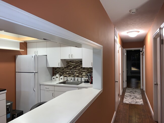 Building Photo - 2121 Cottingham Dr