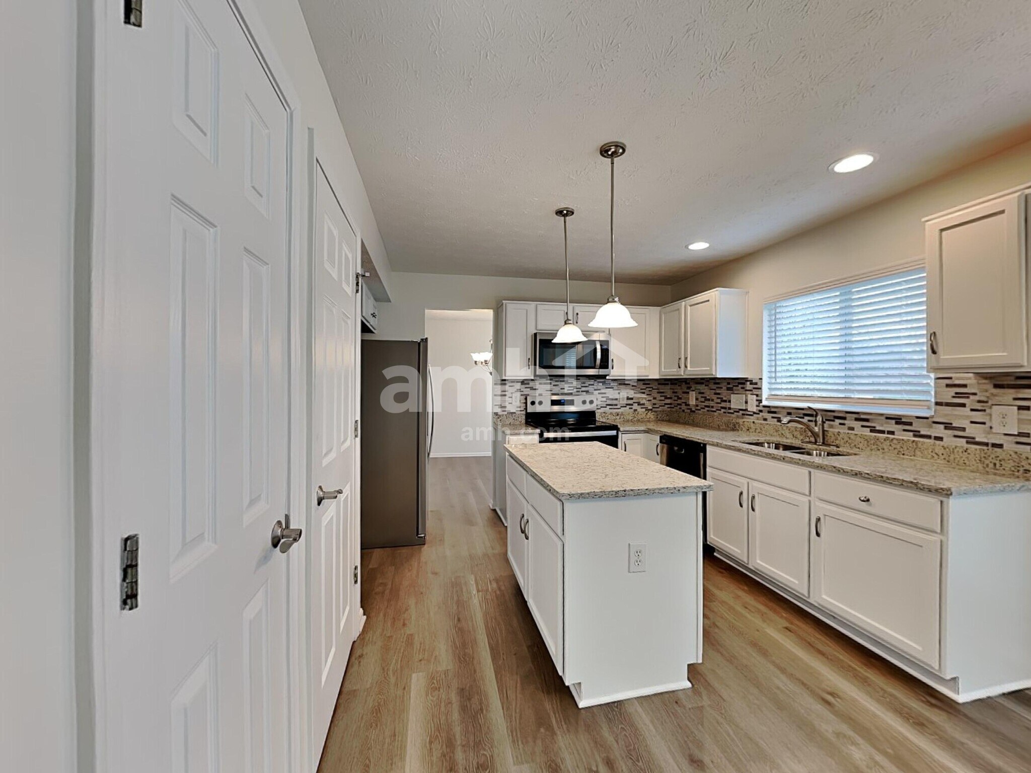 Building Photo - 170 Old Carriage Ct