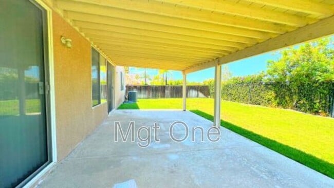 Building Photo - 737 Hearst Way