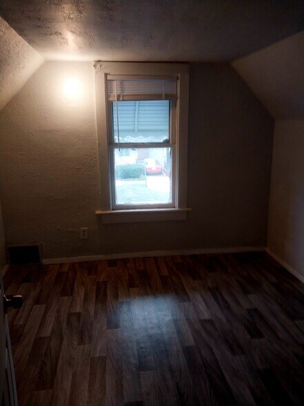 Building Photo - 3118 Elm St