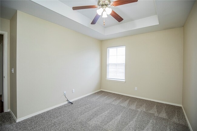 Building Photo - 131 Foxglove St
