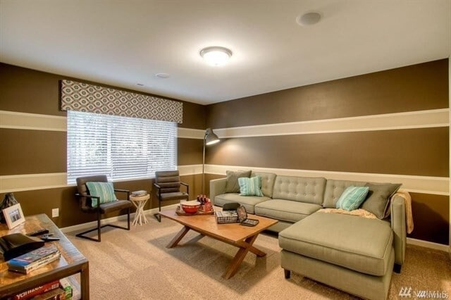 Building Photo - Beautiful 6BD/3BA home nestled in desirable Rainer Ridge neighborhood