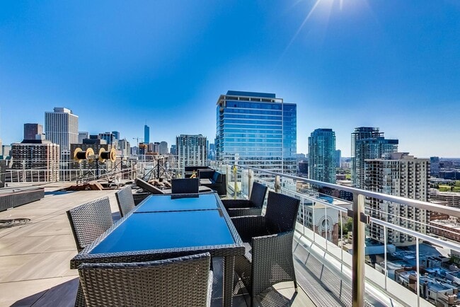 Building Photo - 1255 N Sandburg Terrace