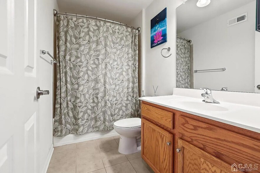 Bathroom 3 - 14 Fleet St