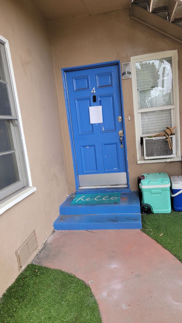 Building Photo - 2010 Pine Ave