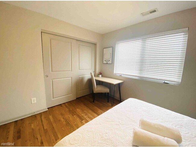 Building Photo - Room for Rent, 3 bath Duplex - 85 W 8th Av...