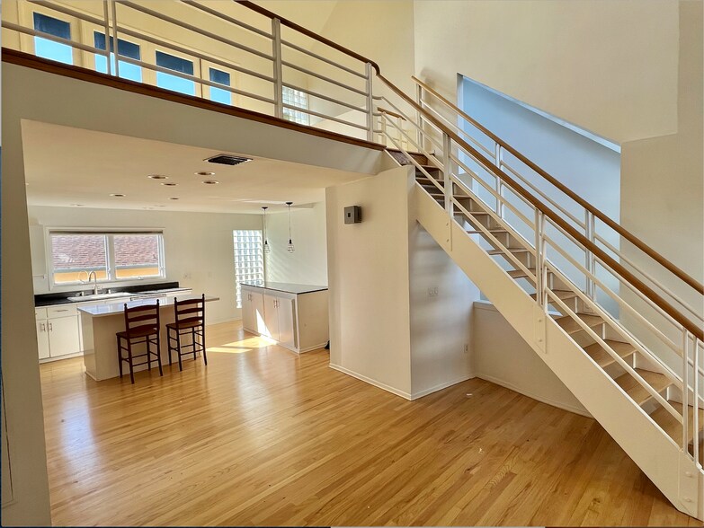 Building Photo - 311 Hill St