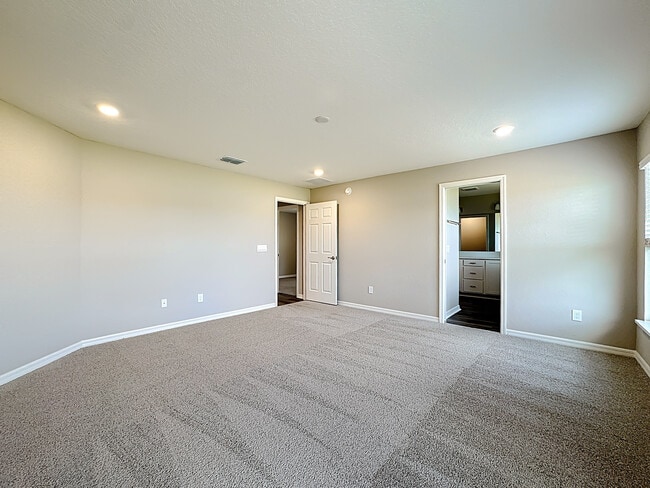 Building Photo - 877 Cypress Creek Run