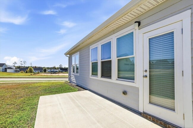 Building Photo - 201 Ursaline St