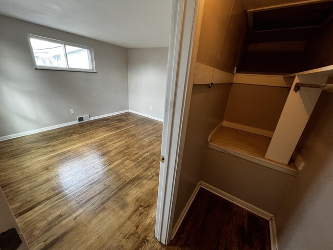 Building Photo - 104 N Brinker Ave