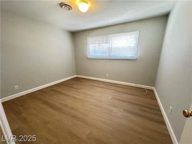 Building Photo - 2186 Gabriel Dr