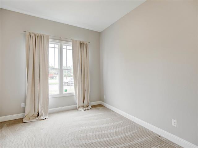 Building Photo - 2700 Gladstone Dr