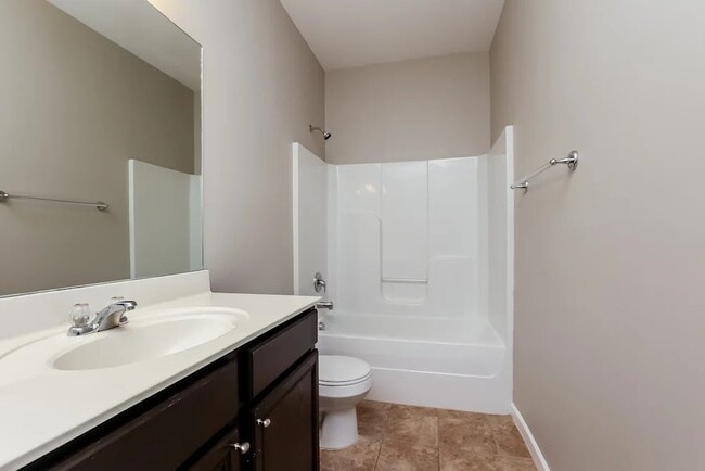 Building Photo - 4331 Silver Oaks Dr