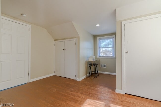 Building Photo - 15 Crown St