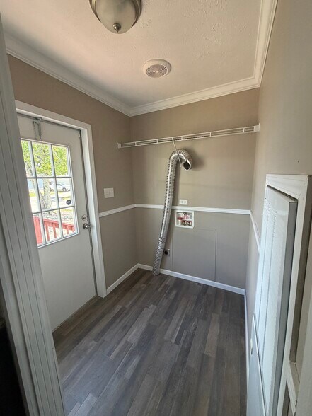 Building Photo - 1727 Fonsica Way