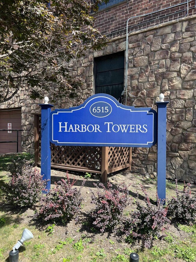 Primary Photo - 6515 BLVD E