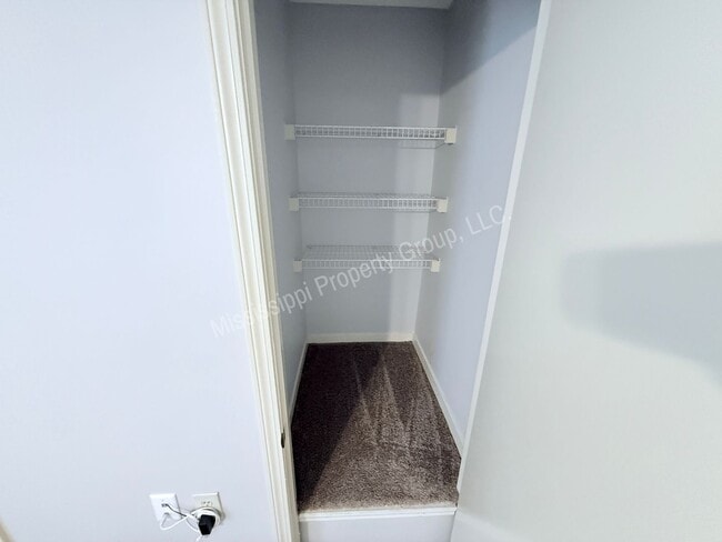 Building Photo - 2BR/2.5BA FOR RENT