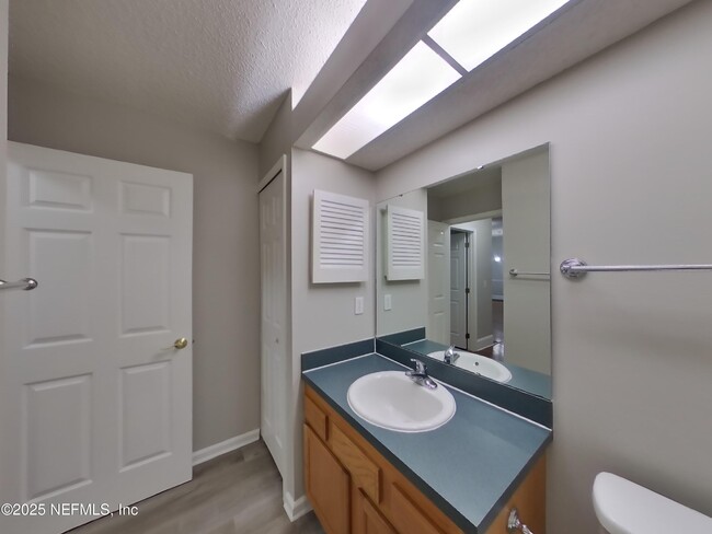 Building Photo - 477 Federal Hill Rd