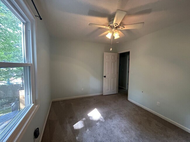 Building Photo - 102 Shawville Ln