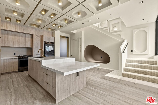 Building Photo - 1021 N Ogden Dr