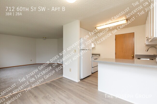 Building Photo - 712 60th St SW